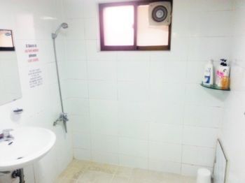 Crossroad Backpackers Hotel